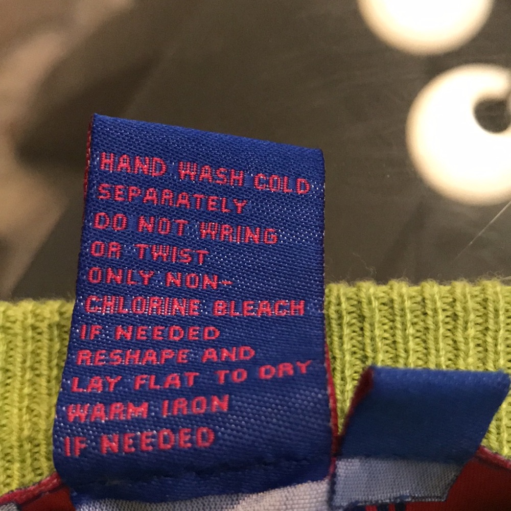 NWOT SWEATER KIWI COLOR. The original plastic bag the color is called GORGEO. 💗 - Picture 7 of 10